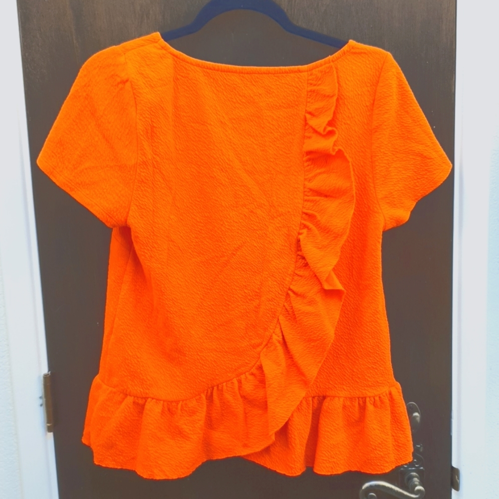 Reddish orange stunning ruffle top M 9-HIS STCL